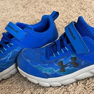 Under Armour boys sneakers